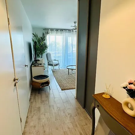 Cosy In The Center Of *